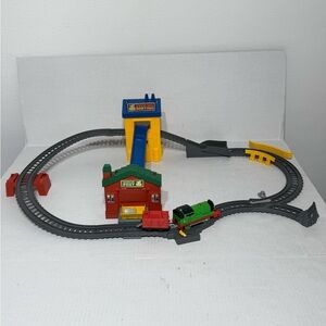 Thomas & Friends TrackMaster Sort & Switch Delivery Track Set